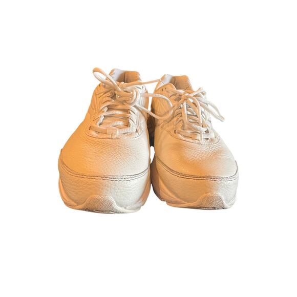 Brooks Women's Addiction Walker 2 Walking Shoe - White/White - 9.5 Wide - Picture 2 of 12